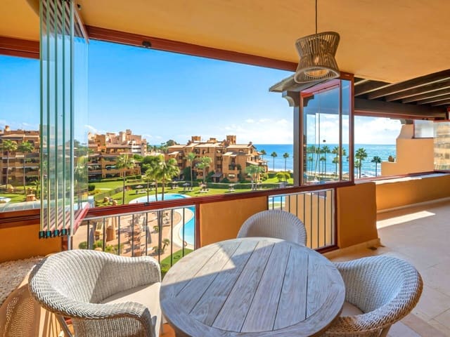 3 quarto Apartamento para venda em Estepona com piscina garagem - 2 275 000 € (Ref: 10131291)