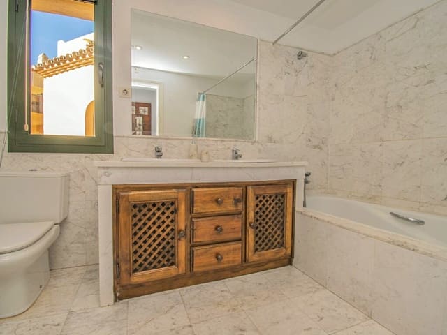 2 Zimmer Apartment zu verkaufen in Atalaya-Isdabe, Estepona mit Pool Garage - 399.000 € (Ref: 10135740)