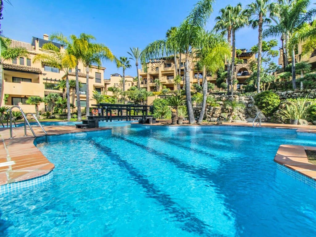 2 Zimmer Apartment zu verkaufen in Atalaya-Isdabe mit Pool Garage - 399.000 € (Ref: 10135740)