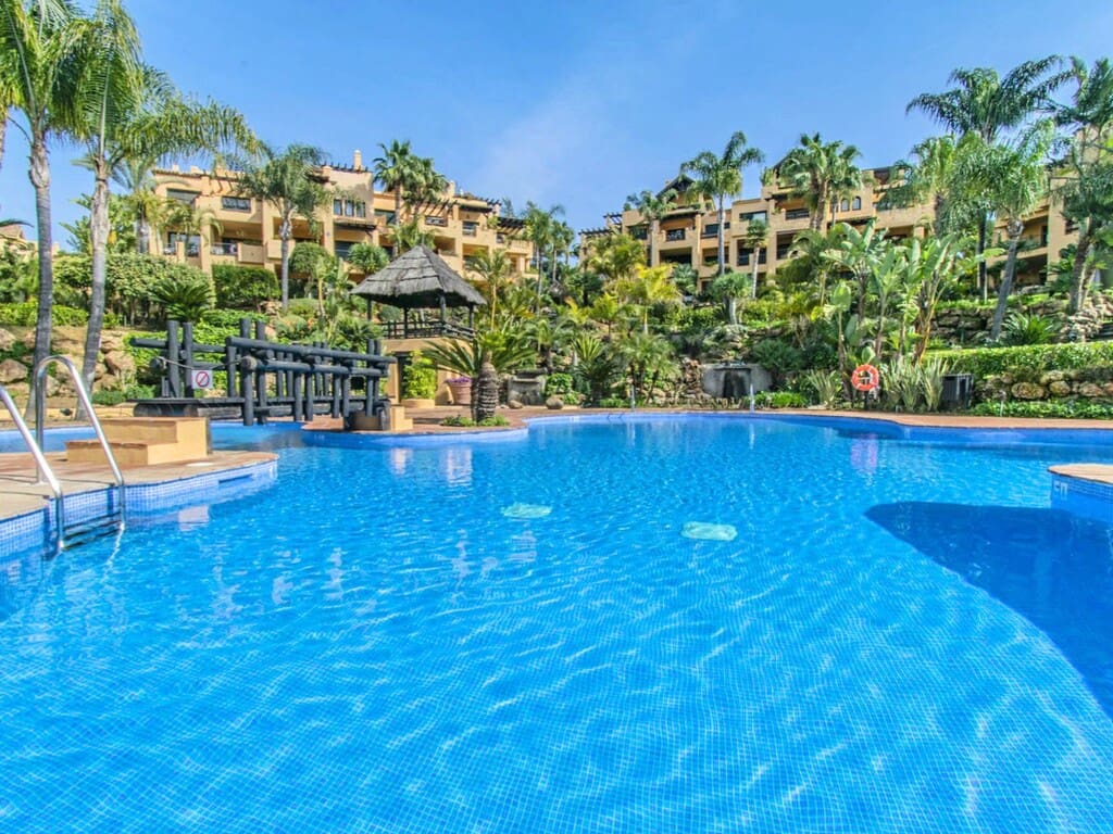 2 Zimmer Apartment zu verkaufen in Atalaya-Isdabe mit Pool Garage - 399.000 € (Ref: 10135740)