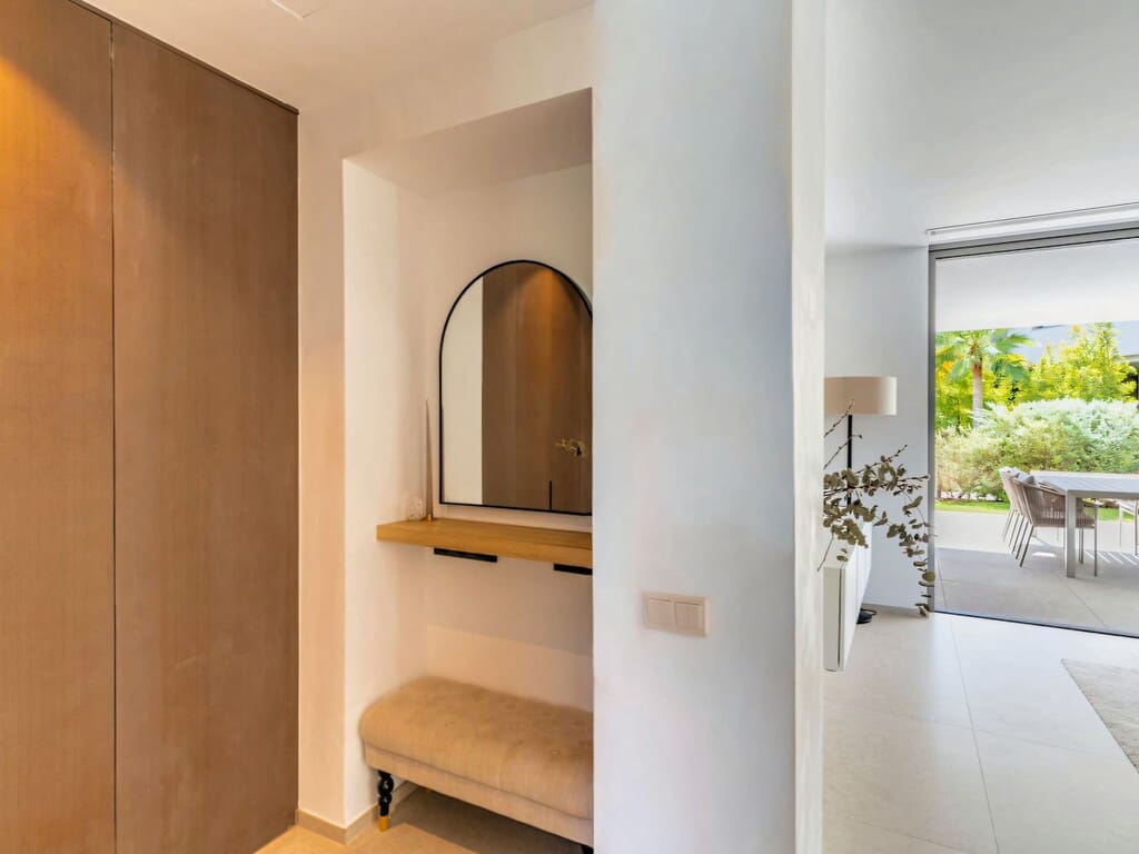 2 soverom Leilighet til salgs i Los Arqueros med svømmebasseng garasje - € 760 000 (Ref: 10135741)