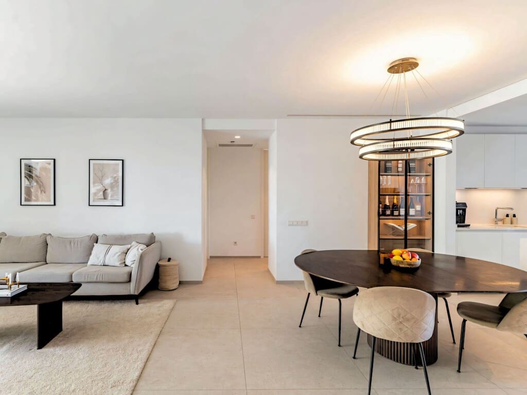 2 soverom Leilighet til salgs i Los Arqueros med svømmebasseng garasje - € 760 000 (Ref: 10135741)