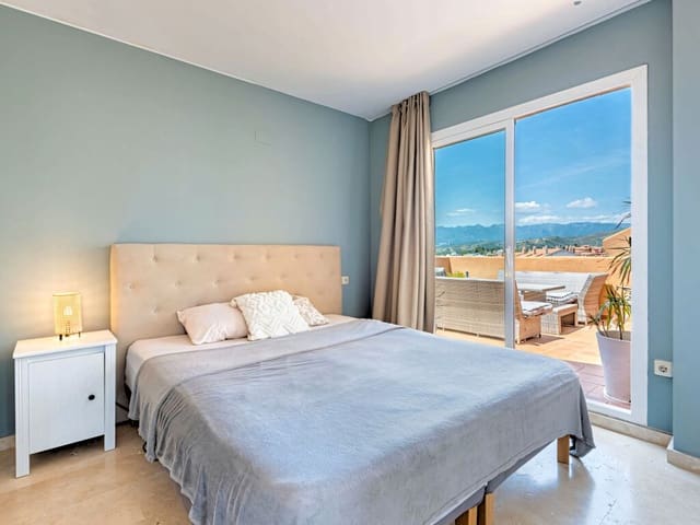 2 chambre Penthouse à vendre à Elviria, Marbella avec piscine garage - 435 000 € (Ref: 10139286)
