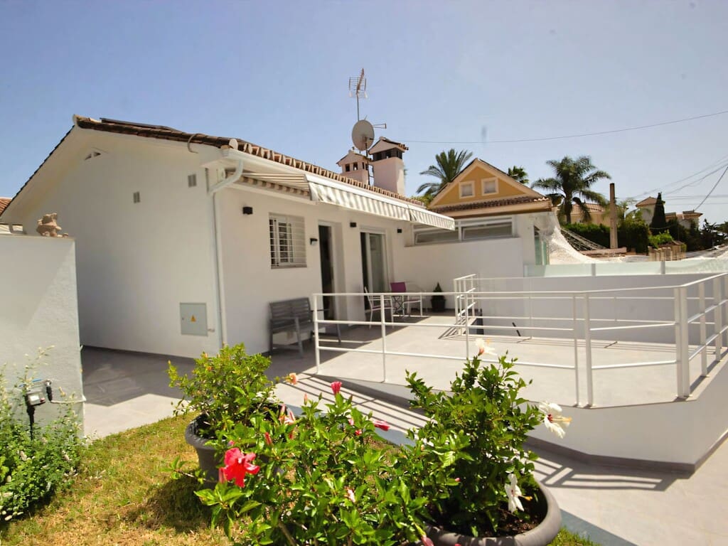 2 chambre Bungalow à vendre à Las Chapas avec garage - 489 000 € (Ref: 10139288)