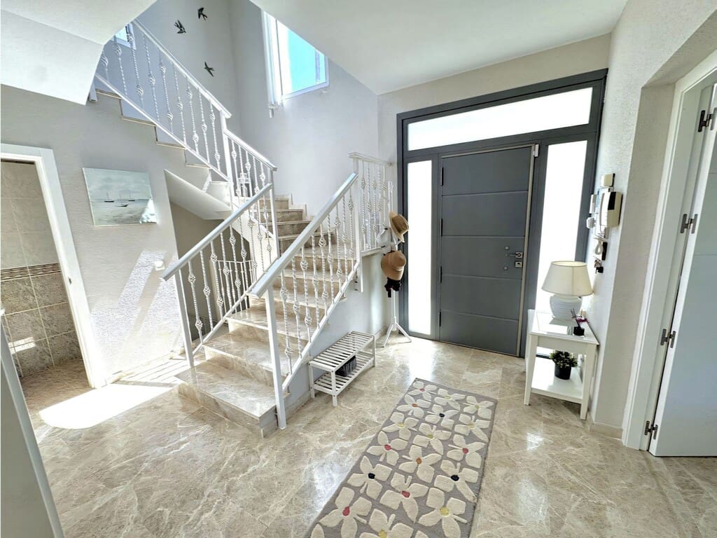 Chalet de 4 habitaciones en Calahonda en venta con piscina garaje - 1.250.000 € (Ref: 10141752)
