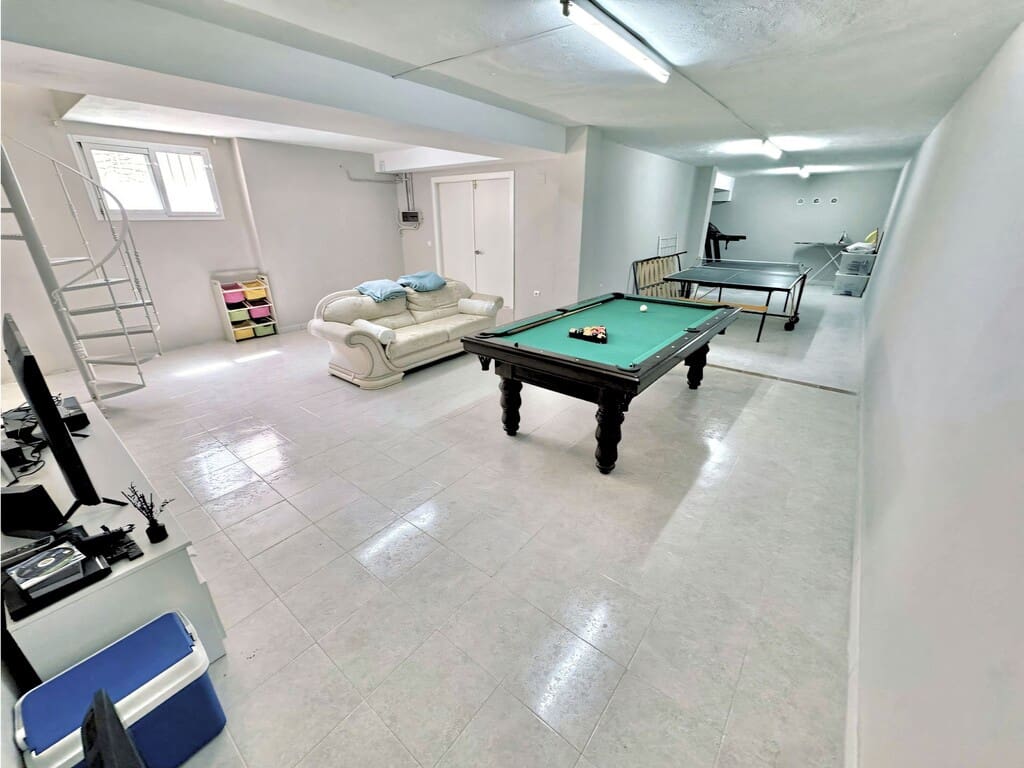 Chalet de 4 habitaciones en Calahonda en venta con piscina garaje - 1.250.000 € (Ref: 10141752)