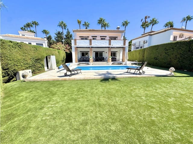 Chalet de 4 habitaciones en Calahonda, Mijas en venta con piscina garaje - 1.250.000 € (Ref: 10141752)