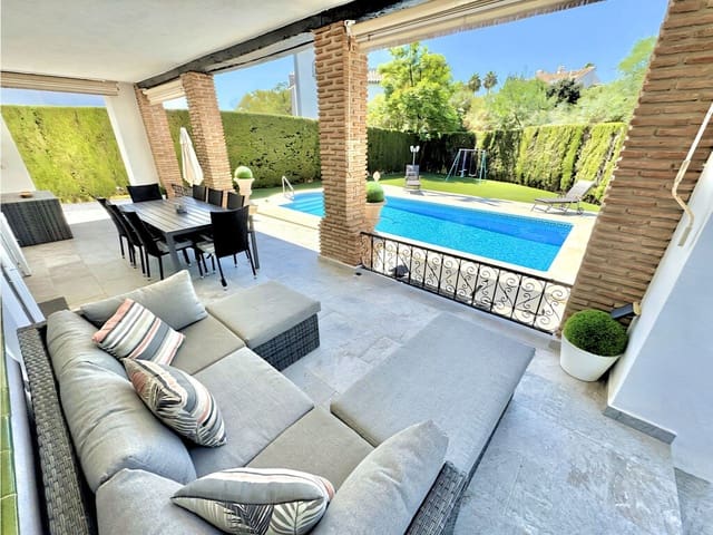 Chalet de 4 habitaciones en Calahonda, Mijas en venta con piscina garaje - 1.250.000 € (Ref: 10141752)