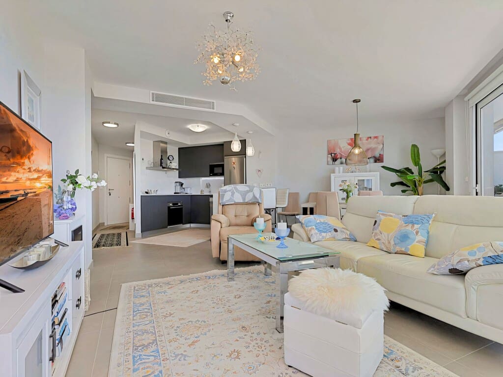 Apartamento de 2 habitaciones en Fuengirola en venta con piscina garaje - 429.000 € (Ref: 10146325)