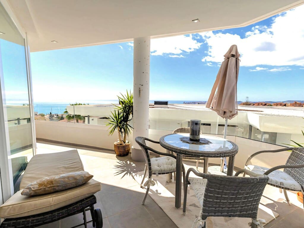Apartamento de 2 habitaciones en Fuengirola en venta con piscina garaje - 429.000 € (Ref: 10146325)
