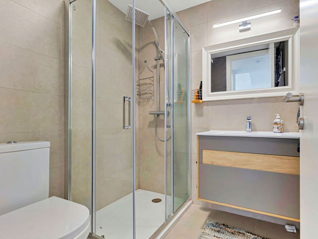 Apartamento de 2 habitaciones en Fuengirola en venta con piscina garaje - 429.000 € (Ref: 10146325)