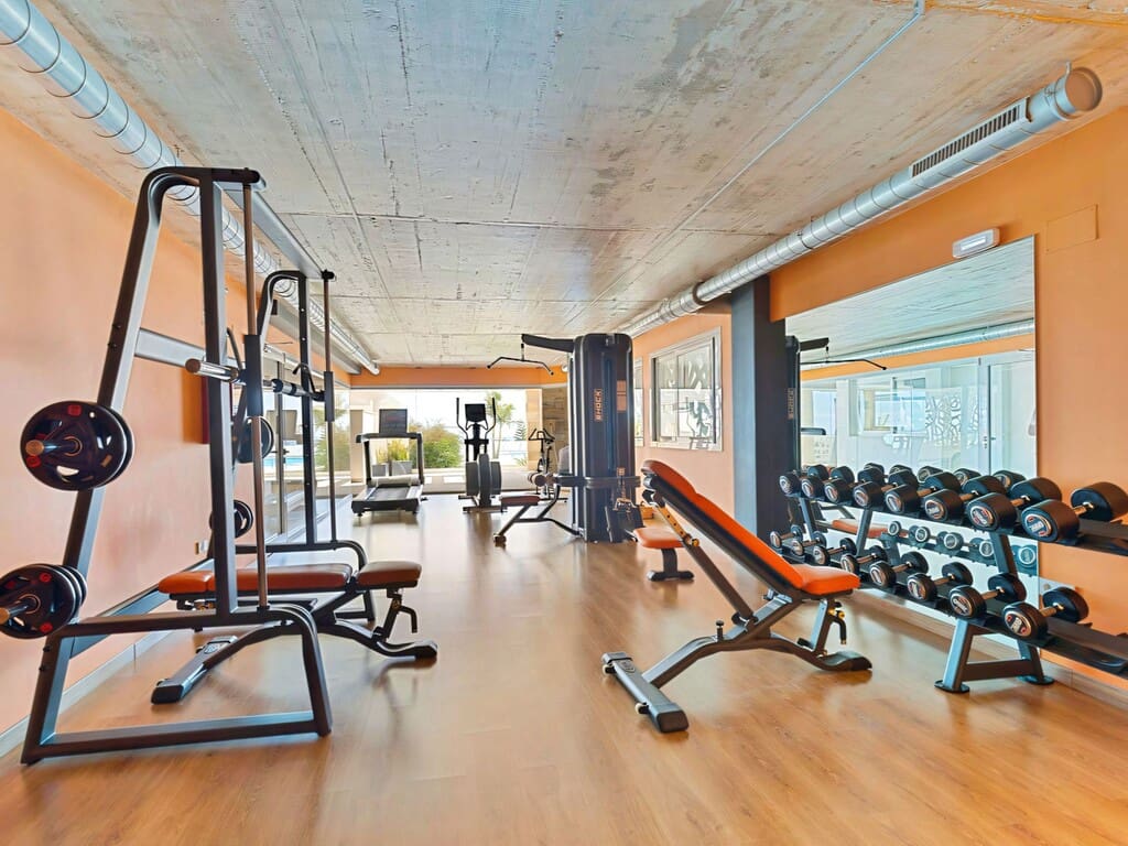 Apartamento de 2 habitaciones en Fuengirola en venta con piscina garaje - 429.000 € (Ref: 10146325)