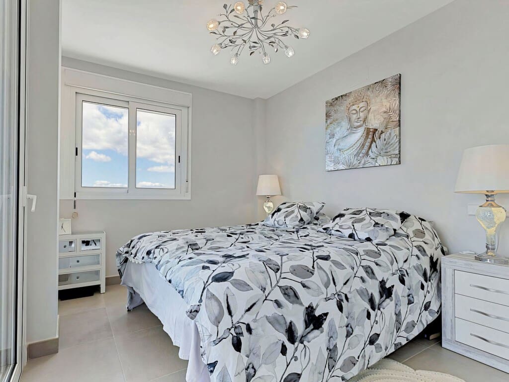 Apartamento de 2 habitaciones en Fuengirola en venta con piscina garaje - 429.000 € (Ref: 10146325)