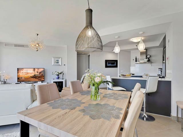 2 soverom Leilighet til salgs i Torreblanca, Fuengirola med svømmebasseng garasje - € 429 000 (Ref: 10146325)