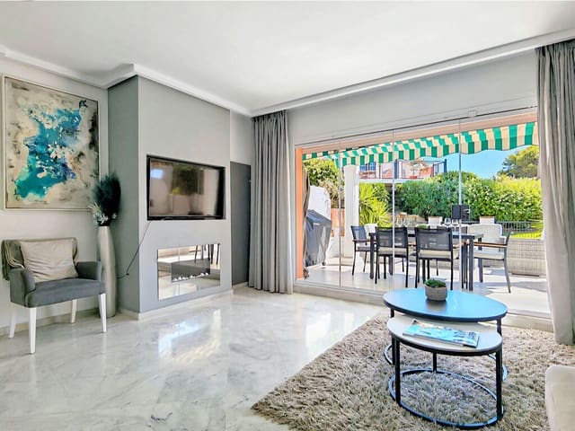 4 makuuhuone Omakotitalo myytävänä paikassa Cabopino, Marbella mukana uima-altaan 
autotalli - 675 000 € (Ref: 10146327)