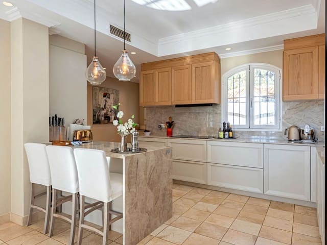 5 Zimmer Villa zu verkaufen in Benahavís mit Pool Garage - 3.500.000 € (Ref: 10148344)