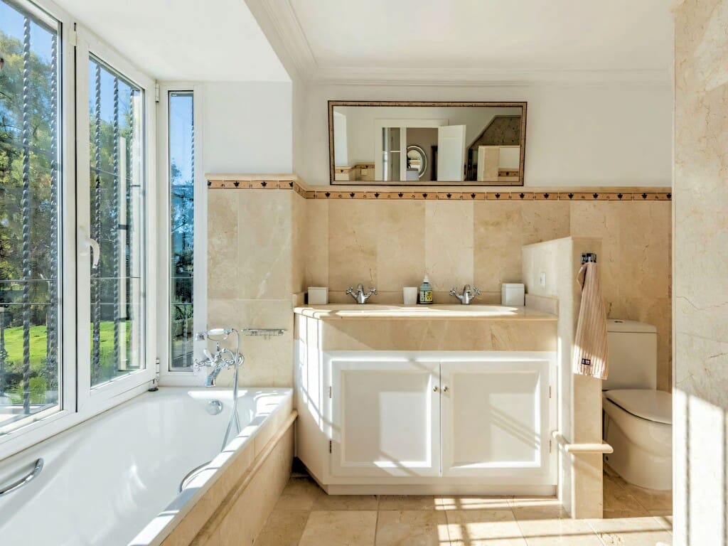 5 Zimmer Villa zu verkaufen in Benahavis mit Pool Garage - 3.500.000 € (Ref: 10148344)
