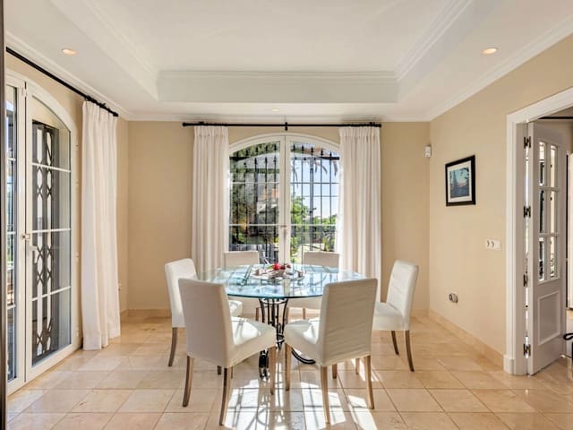 5 Zimmer Villa zu verkaufen in Benahavís mit Pool Garage - 3.500.000 € (Ref: 10148344)