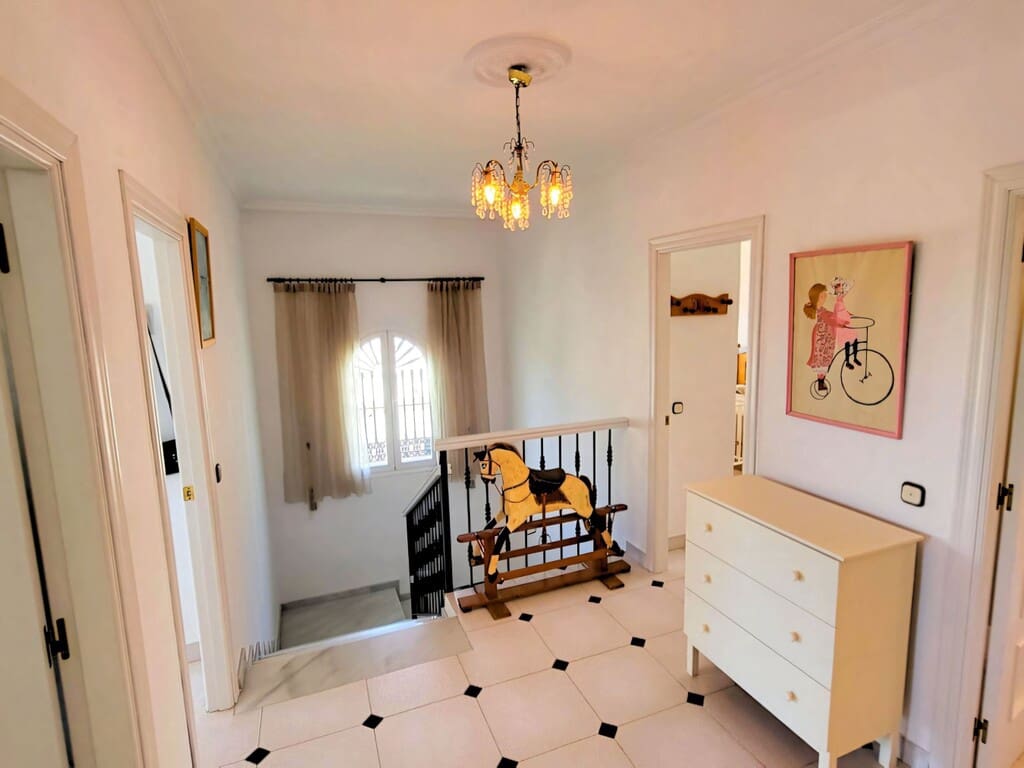 4 slaapkamer Villa te koop in Elviria met zwembad garage - € 1.300.000 (Ref: 10148345)