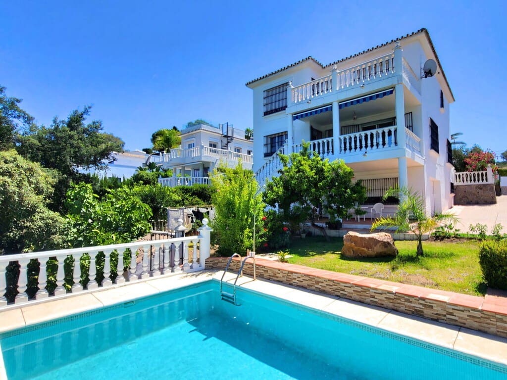 4 slaapkamer Villa te koop in Elviria met zwembad garage - € 1.300.000 (Ref: 10148345)