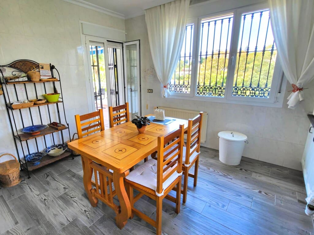 4 slaapkamer Villa te koop in Elviria met zwembad garage - € 1.300.000 (Ref: 10148345)