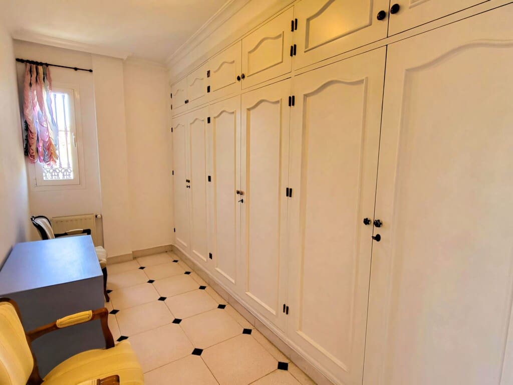 4 slaapkamer Villa te koop in Elviria met zwembad garage - € 1.300.000 (Ref: 10148345)