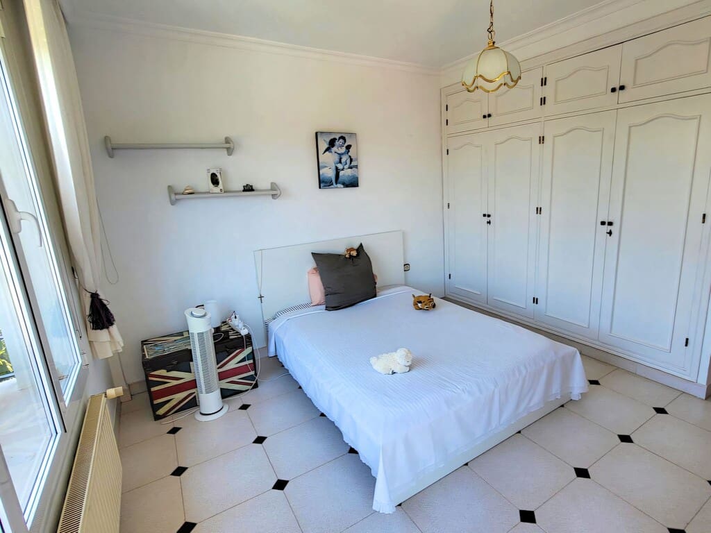 4 slaapkamer Villa te koop in Elviria met zwembad garage - € 1.300.000 (Ref: 10148345)