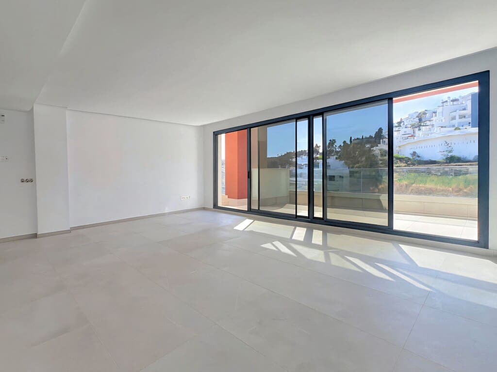3 bedroom Apartment for sale in La Quinta with pool garage - € 1,295,000 (Ref: 10153312)