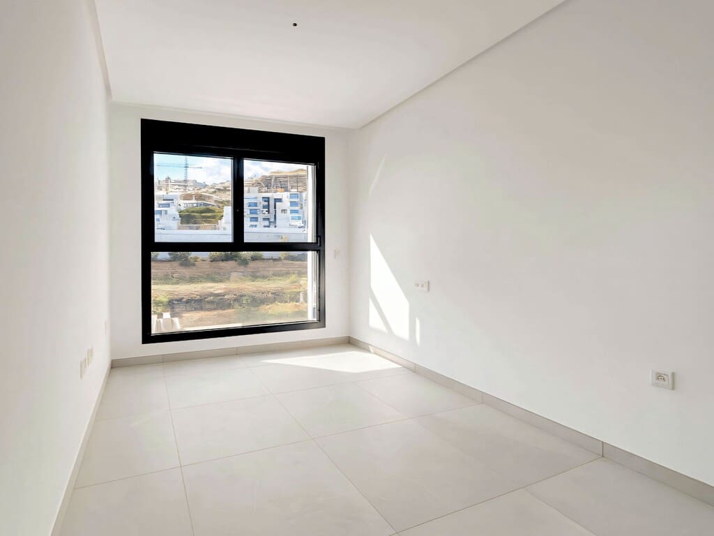 3 bedroom Apartment for sale in La Quinta with pool garage - € 1,295,000 (Ref: 10153312)