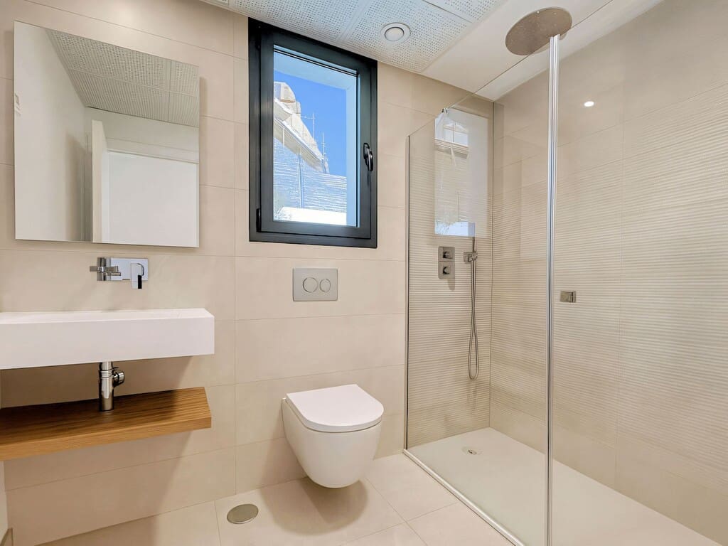 3 bedroom Apartment for sale in La Quinta with pool garage - € 1,295,000 (Ref: 10153312)