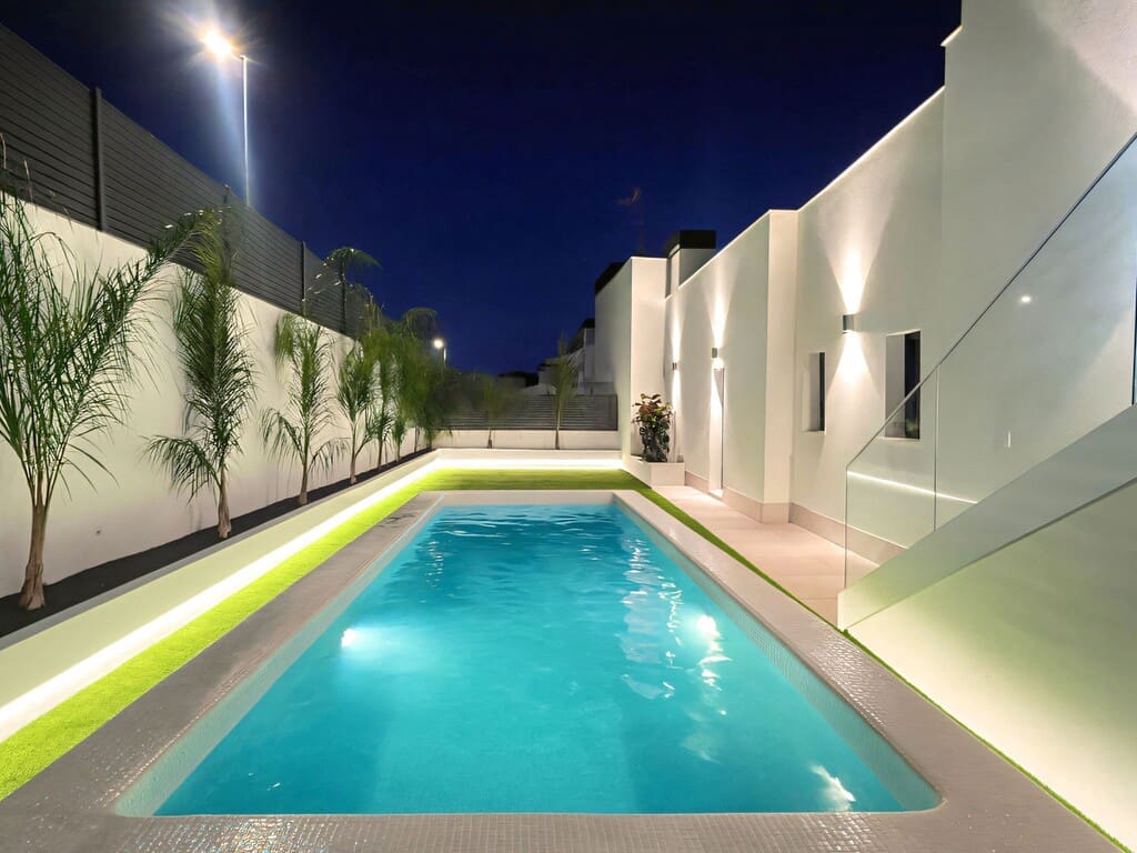 3 bedroom Apartment for sale in La Quinta with pool garage - € 1,295,000 (Ref: 10153312)