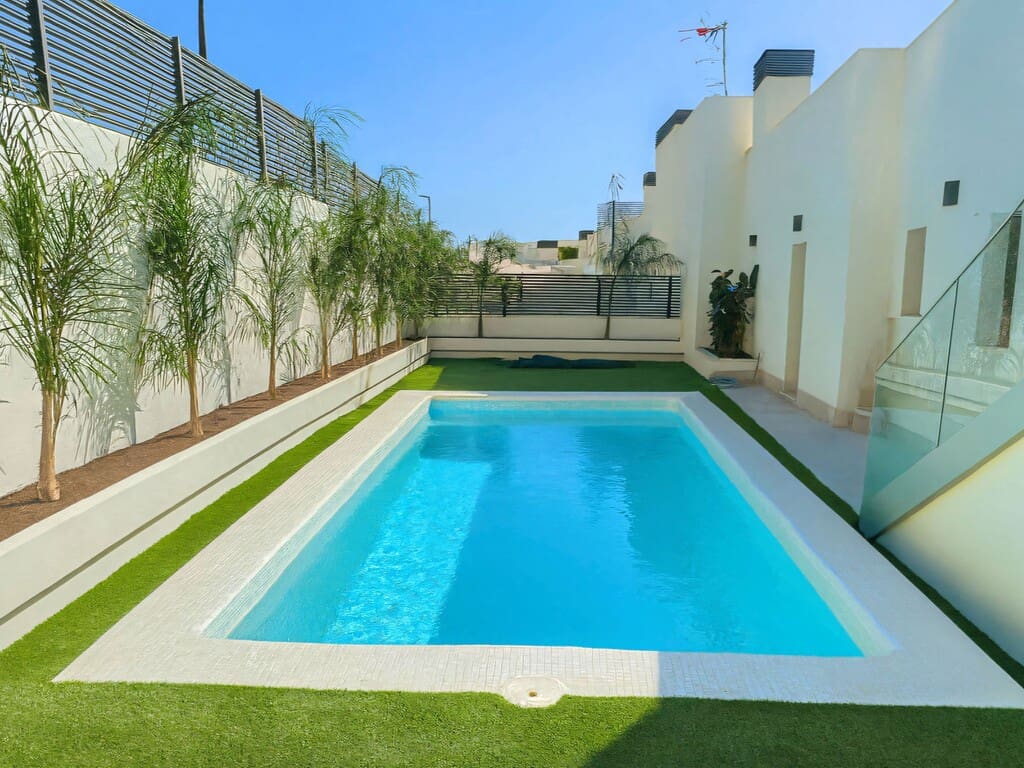 3 bedroom Apartment for sale in La Quinta with pool garage - € 1,295,000 (Ref: 10153312)