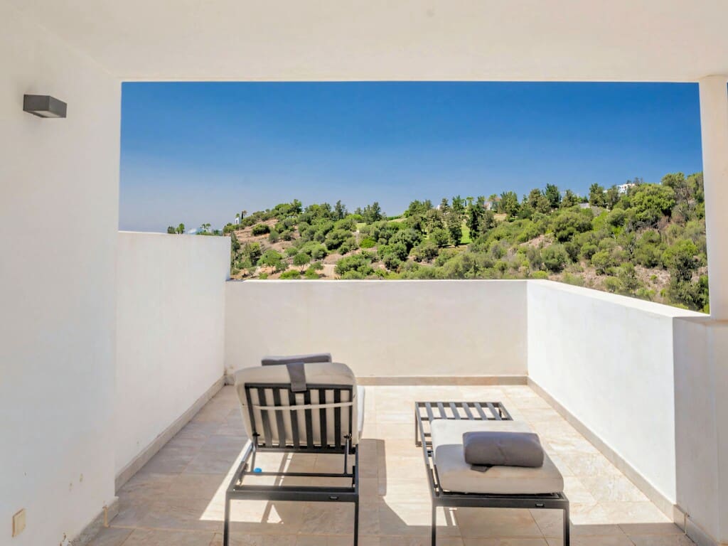 2 bedroom Penthouse for sale in Benahavis with pool garage - € 775,000 (Ref: 10154820)