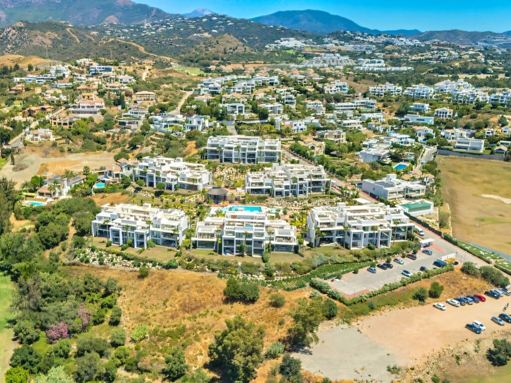2 bedroom Penthouse for sale in Benahavis with pool garage - € 775,000 (Ref: 10154820)