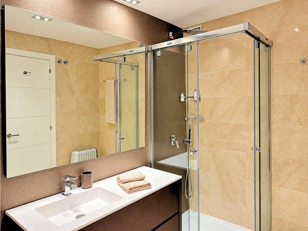 2 slaapkamer Appartement te koop in Los Arqueros met zwembad garage - € 495.000 (Ref: 10157417)