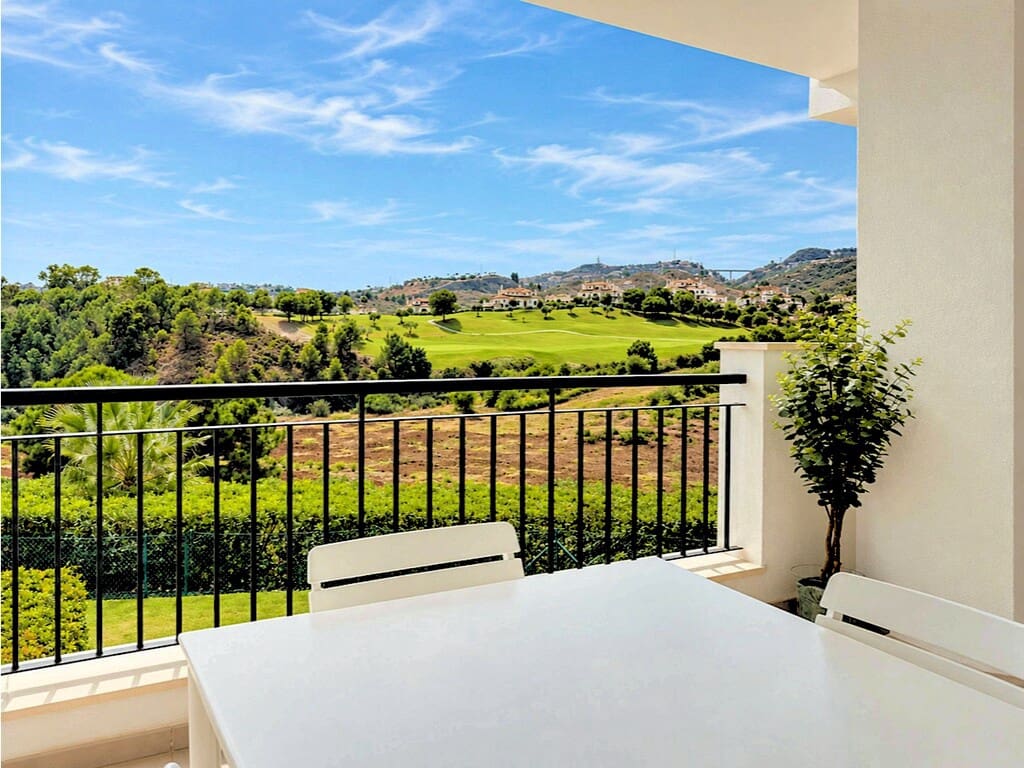 2 slaapkamer Appartement te koop in Los Arqueros met zwembad garage - € 495.000 (Ref: 10157417)