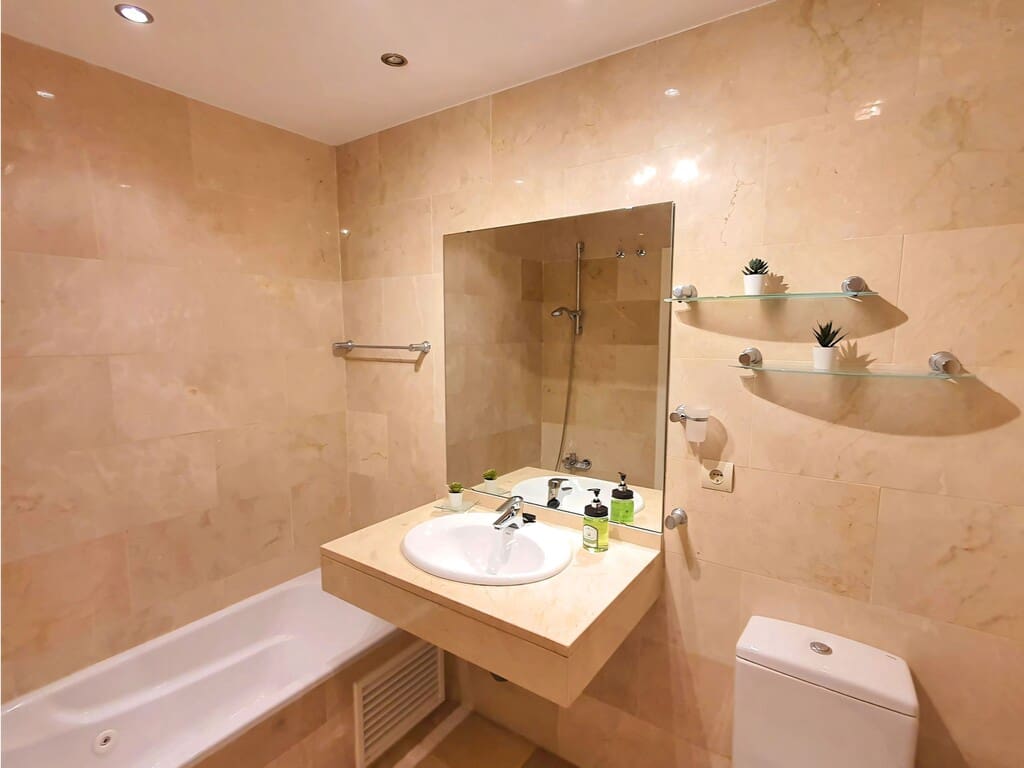 2 soverom Penthouse til salgs i Torrequebrada med svømmebasseng garasje - € 475 000 (Ref: 10159120)