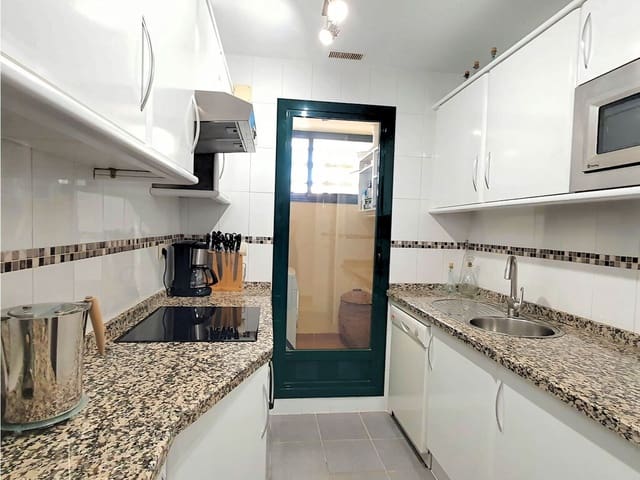 2 soverom Penthouse til salgs i Torrequebrada, Benalmádena med svømmebasseng garasje - € 475 000 (Ref: 10159120)