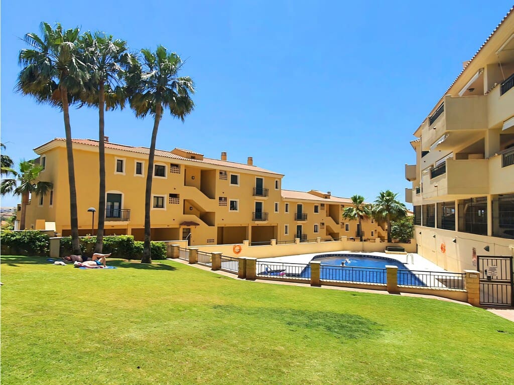 2 soverom Penthouse til salgs i Torrequebrada med svømmebasseng garasje - € 475 000 (Ref: 10159120)