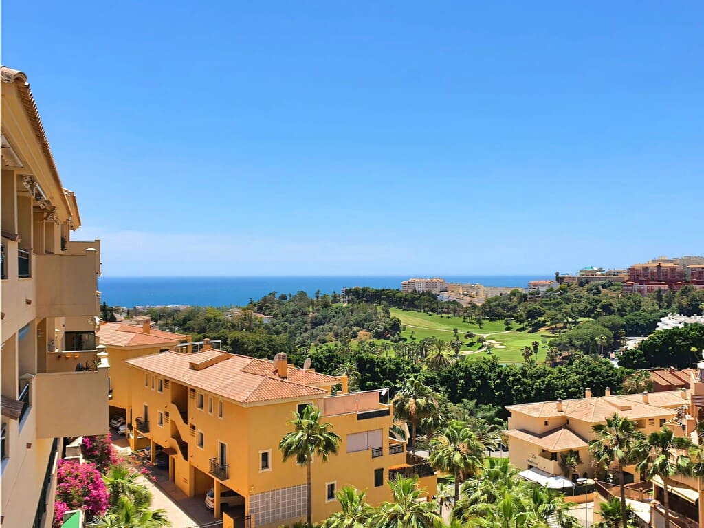 2 soverom Penthouse til salgs i Torrequebrada med svømmebasseng garasje - € 475 000 (Ref: 10159120)
