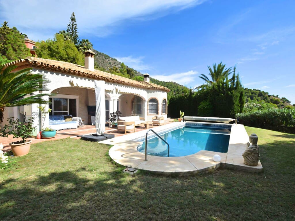 3 bedroom Villa for sale in Mijas Costa with pool garage - € 789,000 (Ref: 10161057)