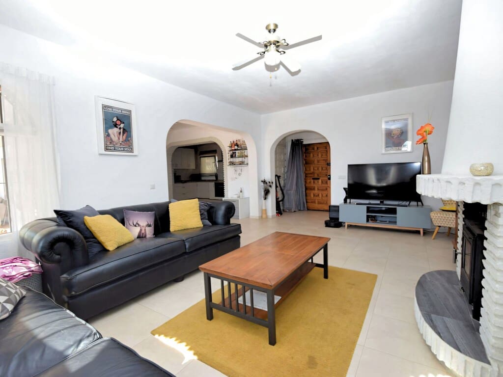 3 bedroom Villa for sale in Mijas Costa with pool garage - € 789,000 (Ref: 10161057)