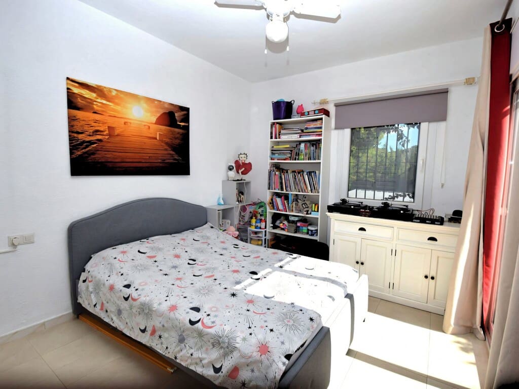 3 bedroom Villa for sale in Mijas Costa with pool garage - € 789,000 (Ref: 10161057)