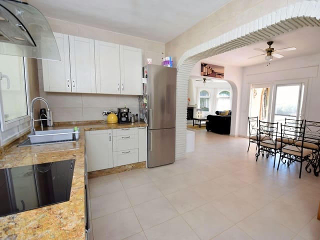 3 soveværelse Villa til salg i Mijas Costa, Mijas med swimmingpool garage - € 789.000 (Ref: 10161057)