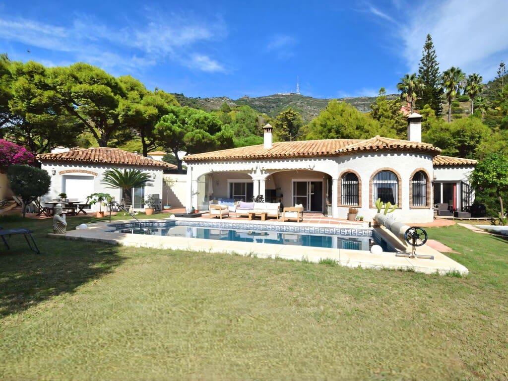 3 bedroom Villa for sale in Mijas Costa with pool garage - € 789,000 (Ref: 10161057)