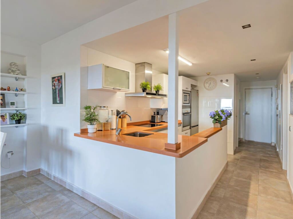 Apartamento de 2 habitaciones en Benalmádena en venta con piscina garaje - 525.000 € (Ref: 10162165)