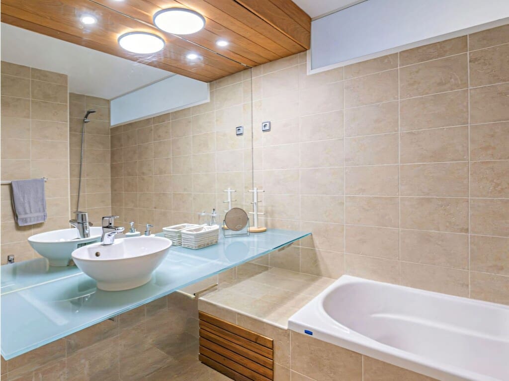 Apartamento de 2 habitaciones en Benalmádena en venta con piscina garaje - 525.000 € (Ref: 10162165)