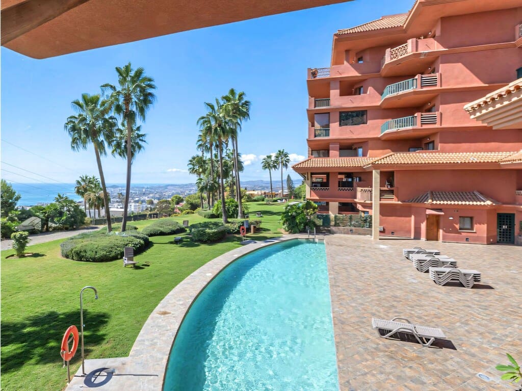 Apartamento de 2 habitaciones en Benalmádena en venta con piscina garaje - 525.000 € (Ref: 10162165)