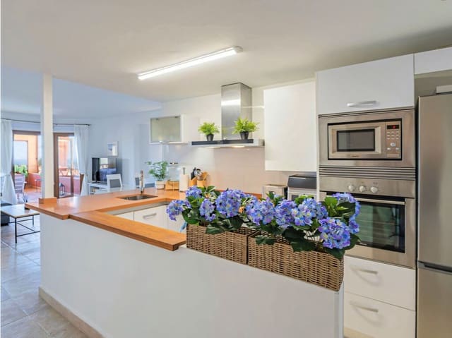 Apartamento de 2 habitaciones en Benalmádena en venta con piscina garaje - 525.000 € (Ref: 10162165)