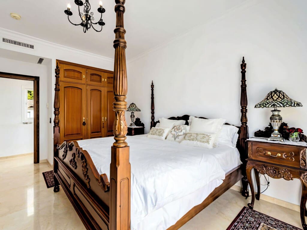 3 bedroom Villa for sale in Alhaurin Golf with pool garage - € 845,000 (Ref: 10162166)